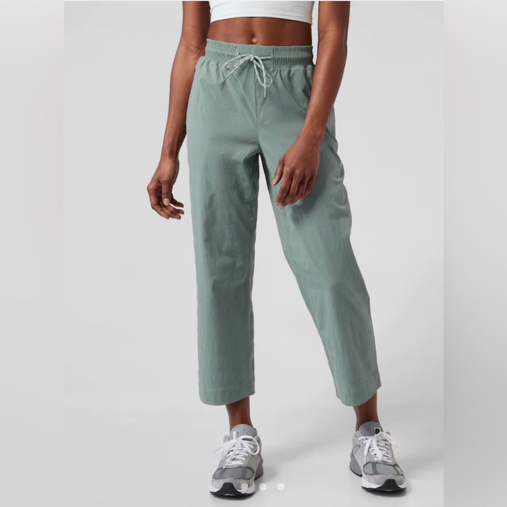 Athleta Trekkie Straight Crop Pant | Climbing | Hiking | Biking | BRAND NEW